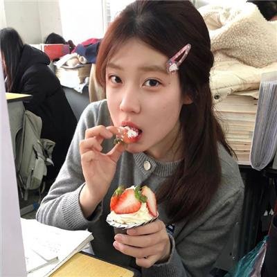 假千金的亿点人脉